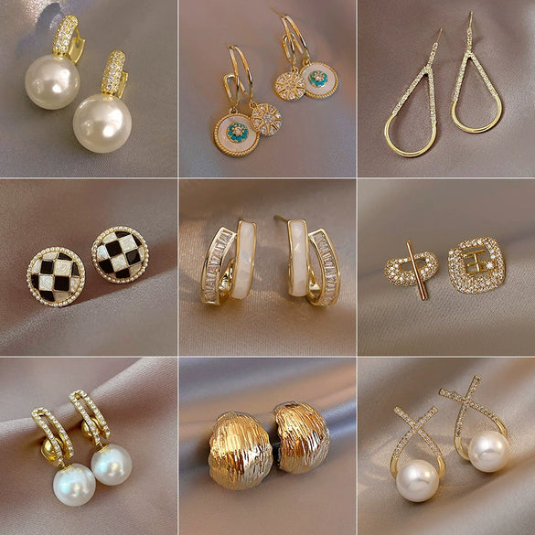 Wholesale Women's S925 Silver Earrings With Niche Design Pearl Geometric Pattern And Diamond Treatment