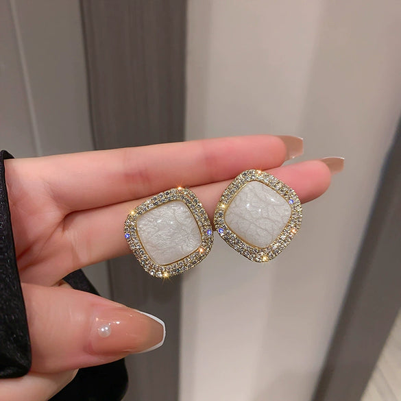Wholesale Women's S925 Silver Earrings With Niche Design Pearl Geometric Pattern And Diamond Treatment