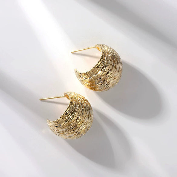 Wholesale Women's S925 Silver Earrings With Niche Design Pearl Geometric Pattern And Diamond Treatment