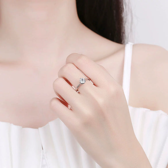 Wholesale Women's S925 Silver Moissanite Diamond Live Mouth Antiallergy Nonfading Geometric Ring With Electroplating