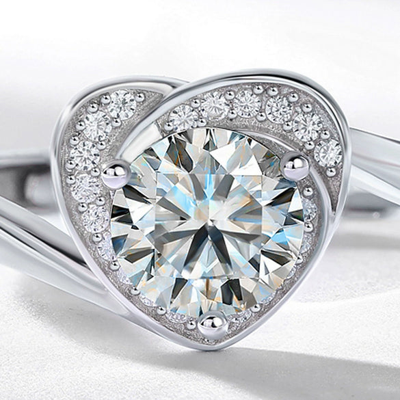 Wholesale Women's S925 Silver Moissanite Heart Shaped Inlay Ring Fashion Classic Arm Twisting Love Wedding Style