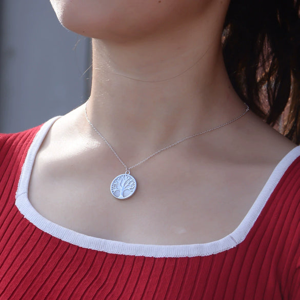 Wholesale Women's S925 Silver Natural White Shell Life Tree Pendant Necklace With Leaf Pattern And Cross Chain Electroplated