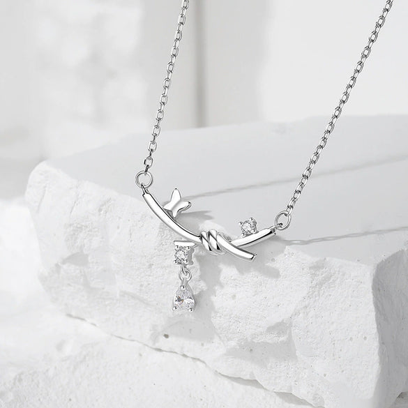 Wholesale Women's S925 Silver Tassel Concentric Knot Necklace With Geometric Pattern And Diamond Design