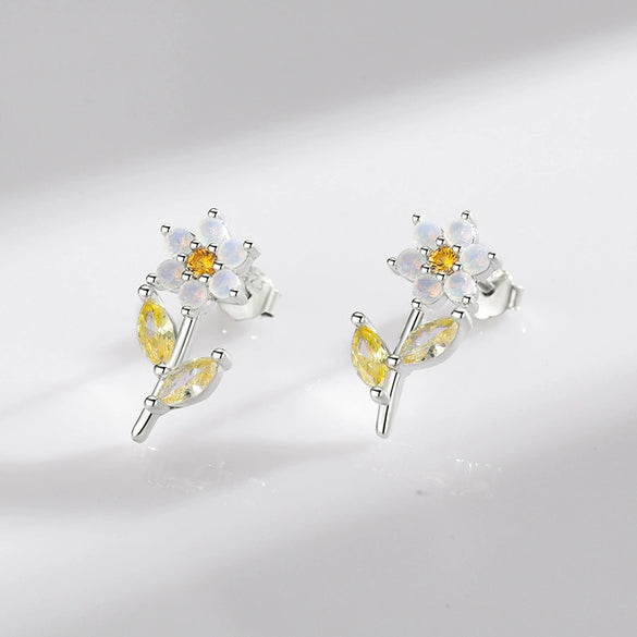 Wholesale Women's S925 Sterling Silver Crystal Flower Earrings Small Fresh Style