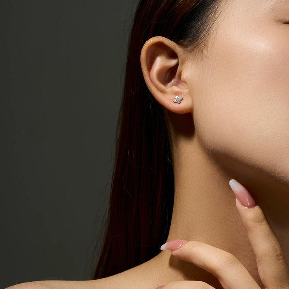 Wholesale Women's S925 Sterling Silver Four Leaf Clover Geometric Ear Stud With Zircon Electroplated With Platinum And 18K Gold