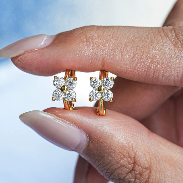 Wholesale Women's S925 Sterling Silver Four Leaf Clover Moissanite Earrings Set With Diamonds Fashion Design