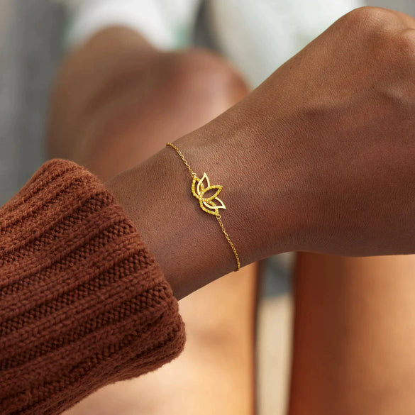 Wholesale Women's S925 Sterling Silver Geometric Lotus Bracelet With Electroplating