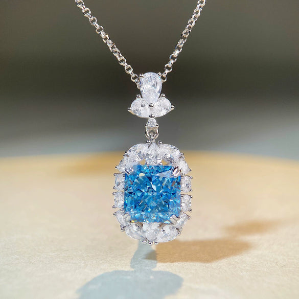 Wholesale Women's S925 Sterling Silver Geometric Pendant Ochain Necklace With Electroplating