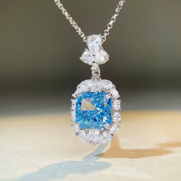 Wholesale Women's S925 Sterling Silver Geometric Pendant Ochain Necklace With Electroplating