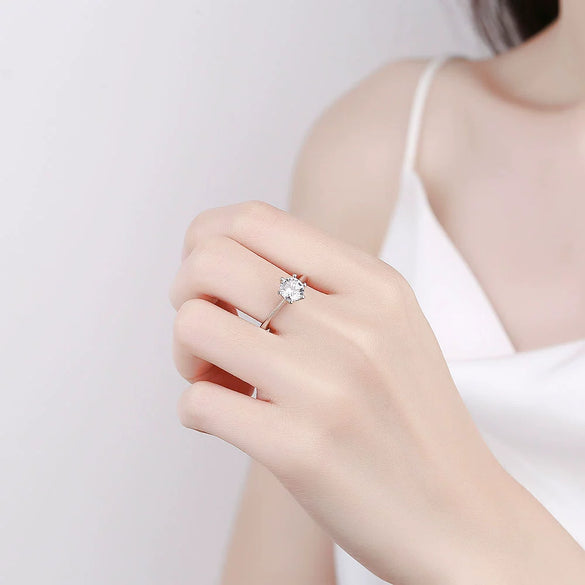 Wholesale Women's S925 Sterling Silver Geometric Single Diamond Ring With Electroplating And Six Claw Setting