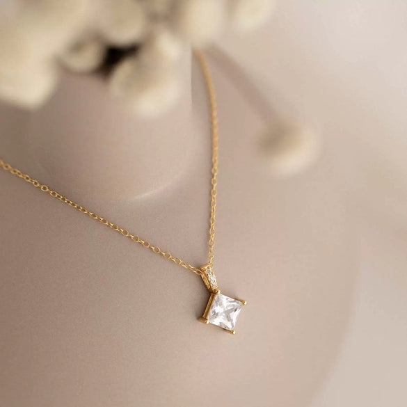 Wholesale Women's S925 Sterling Silver Geometric Square Necklace With O Word Chain And Electroplating