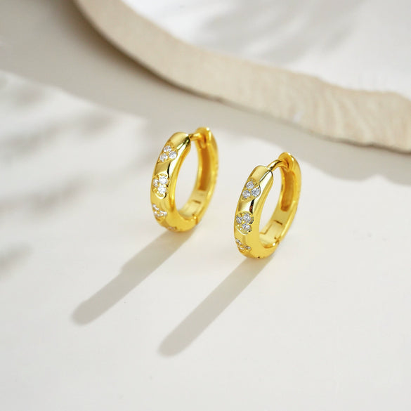 Wholesale Women's S925 Sterling Silver Heart Geometric Fashion Earrings With Platinum And 18K Gold Electroplating