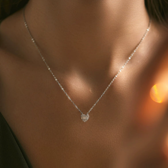 Wholesale Women's S925 Sterling Silver Heart Shape Love Full Diamond Inlaid Zircon Pendant Clavicle Necklace