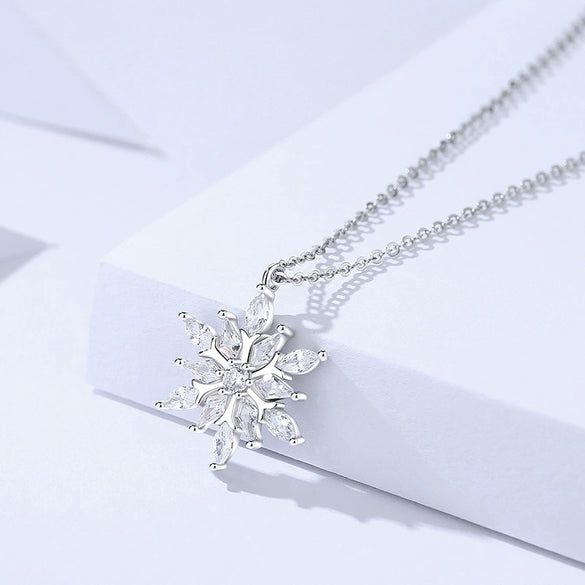 Wholesale Women's S925 Sterling Silver Inlaid Zircon Snowflake Pendant Cross Chain Necklace With Advanced Sense