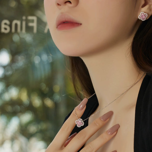Wholesale Women's S925 Sterling Silver Jewelry Set With Clover Shape And Color Zirconium Inlaid Light Luxury Style Electroplated