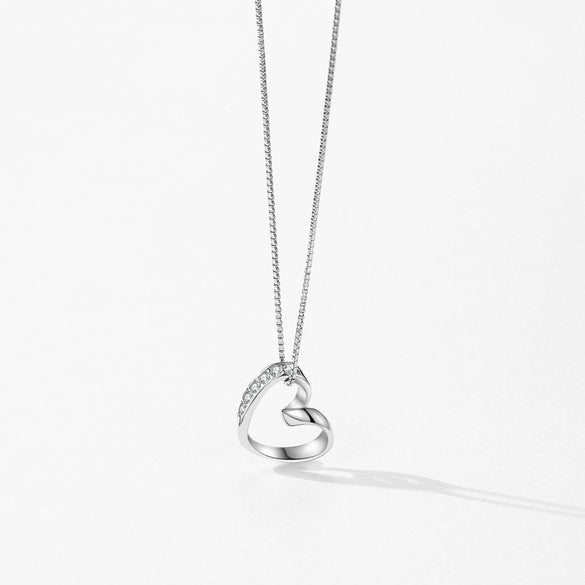 Wholesale Women's S925 Sterling Silver Microinlaid Hollow Heartshaped Love Clavicle Necklace