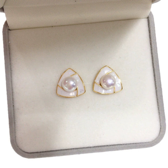 Wholesale Women's S925 Sterling Silver Natural Freshwater Pearl Earrings With Broken Shell Design And Flat Round Shape