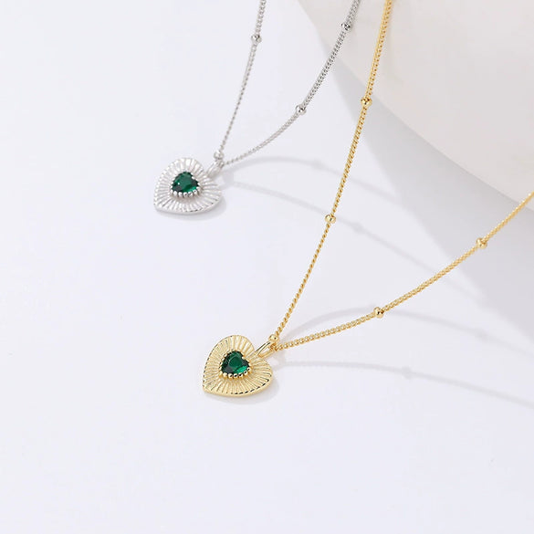 Wholesale Women's S925 Sterling Silver Retro Heart Shaped Necklace With Cross Chain And Electroplating Treatment