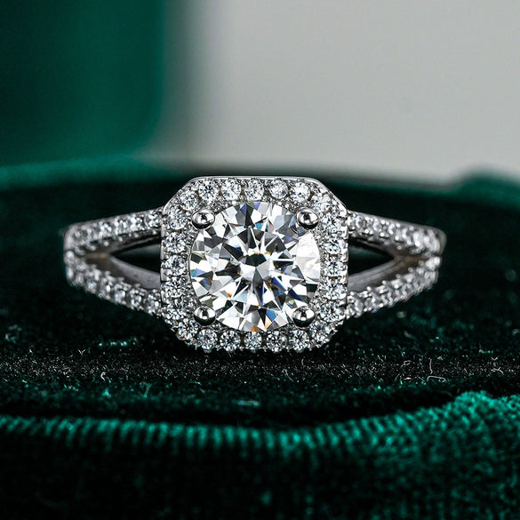 Wholesale Women's S925 Sterling Silver Ring With Moissanite And Geometric Pattern