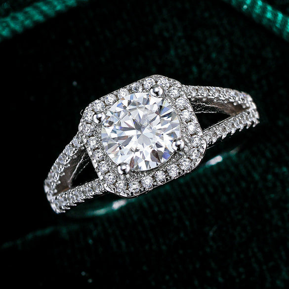 Wholesale Women's S925 Sterling Silver Ring With Moissanite And Geometric Pattern