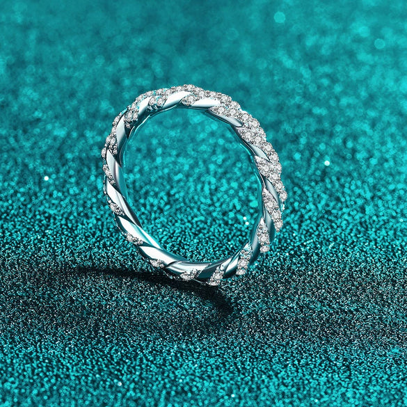 Wholesale Women's S925 Sterling Silver Ring With Moissanite Diamondencrusted Small Twist Design Electroplated With Doll Animal Zodiac Letters Numbers Text Pattern Minimalist Style