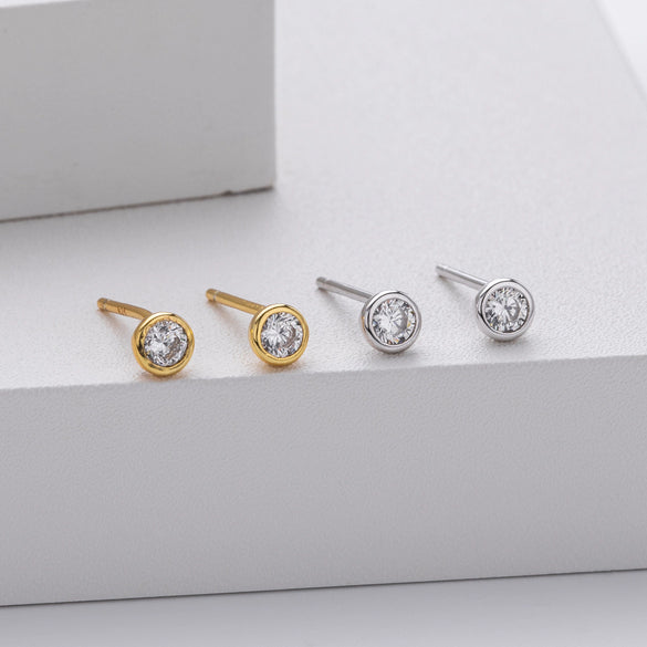 Wholesale Women's S925 Sterling Silver Simple Round Zircon Earrings With Geometric And Cartoon Style And Electroplating Process