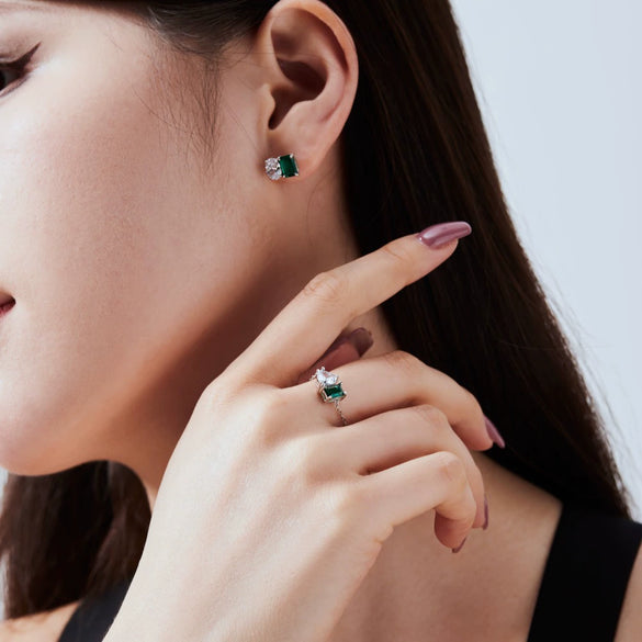 Wholesale Women's S925 Sterling Silver Stud Earrings With Emerald Zircon Inlaid Geometric Design And Electroplating Treatment