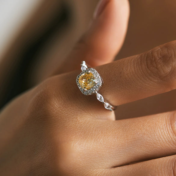 Wholesale Women's S925 Sterling Silver Sugar Cube Shaped Ring With Inlaid Zircon
