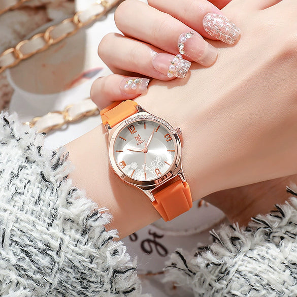 Wholesale Women's Silicone Alloy Watch With Round Dial And Pin Buckle Leisure Style