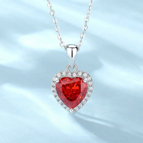 Wholesale Women's 925 Silver Heart Pattern Ice Flower Cut High Carbon Diamond Clavicle Chain Light Luxury Jewelry