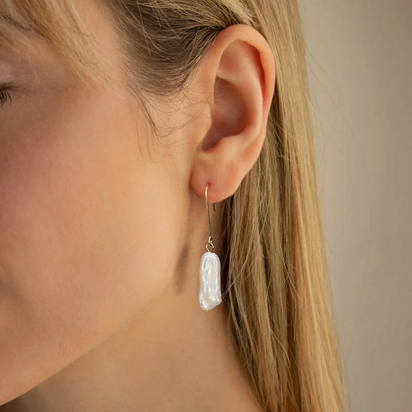 Wholesale Women's 925 Silver Irregular Pearl Earrings With Geometric Design And Electroplating Treatment