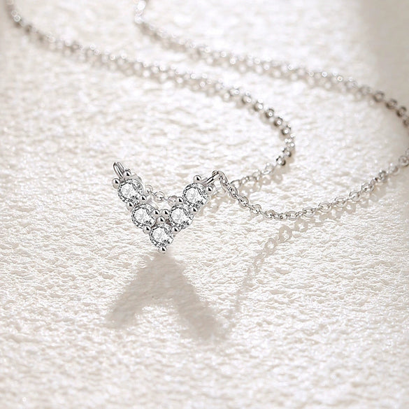 Wholesale Women's 925 Silver Love Heartshaped Pendant Necklace With Micro Diamond And Ushape Design