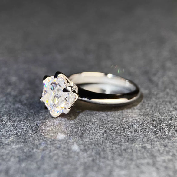 Wholesale Women's 925 Silver Moissanite Ring With Geometric Style And Electroplating Process