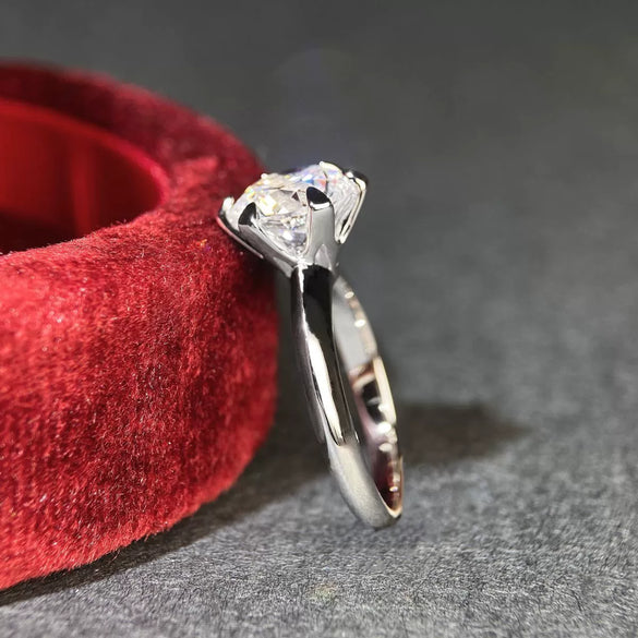 Wholesale Women's 925 Silver Moissanite Ring With Geometric Style And Electroplating Process