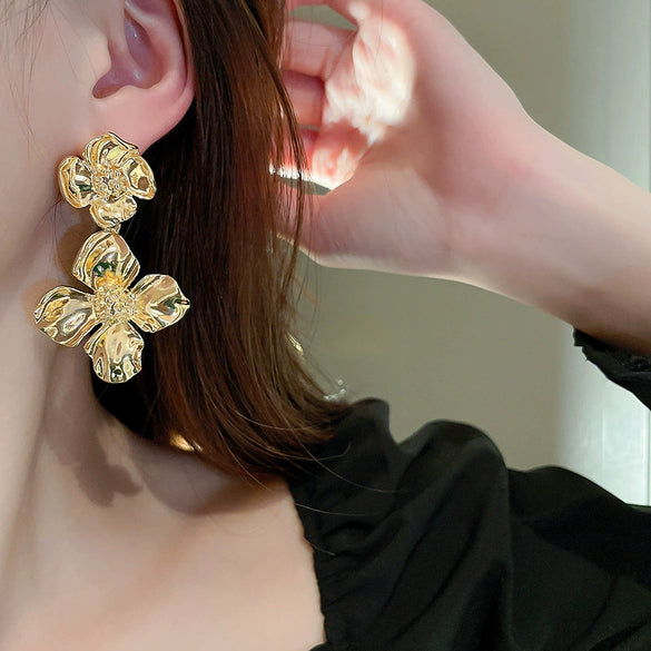 Wholesale Women's Silver Needle Hollow Flower Tassel Earrings With Real Gold Electroplating Zircon Star Pattern