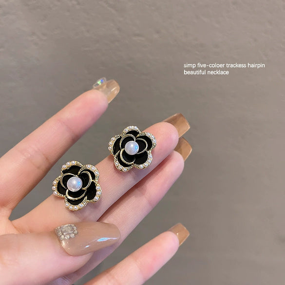 Wholesale Women's 925 Silver Needle Retro Cat's Eye Geometric Earrings With Electroplating Treatment