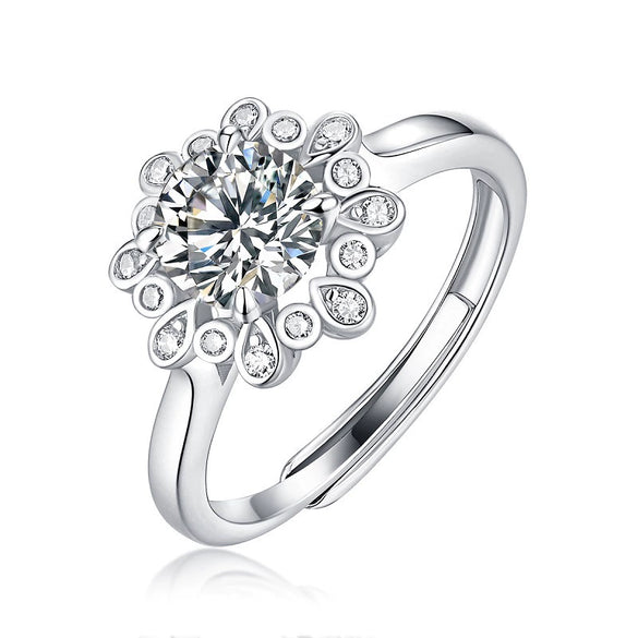 Wholesale Women's 925 Silver Simple Round Moissanite Ring With Sixclaw Inlay And Geometric Pattern And Goldenplated Finish