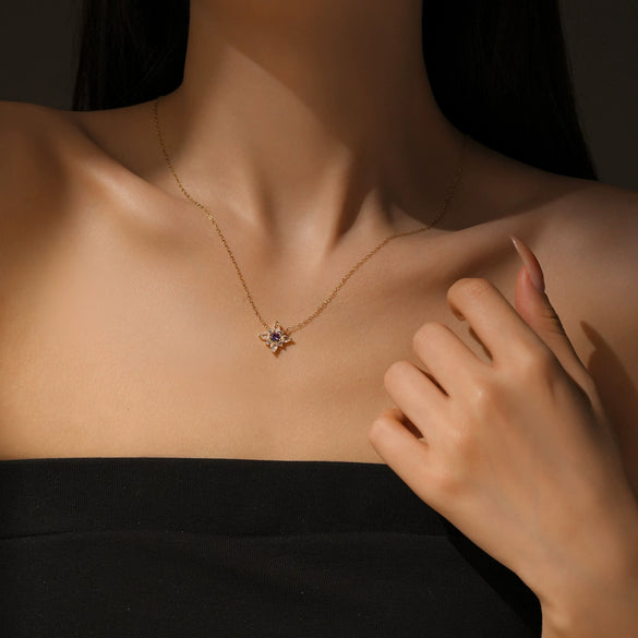 Wholesale Women's Silver 925 Sterling Flower Pendant Clavicle Chain With Geometric Pattern And Electroplated Platinum 18K Gold Design