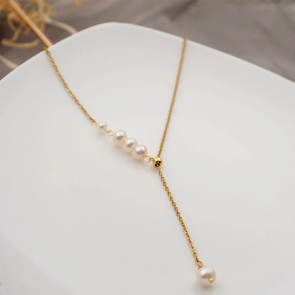 Wholesale Women's Simple Adjustable Clavicle Chain Necklace With Freshwater Pearl And Geometric Pattern Titanium Steel Accessories