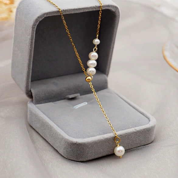 Wholesale Women's Simple Adjustable Clavicle Chain Necklace With Freshwater Pearl And Geometric Pattern Titanium Steel Accessories