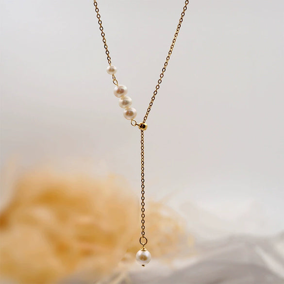 Wholesale Women's Simple Adjustable Clavicle Chain Necklace With Freshwater Pearl And Geometric Pattern Titanium Steel Accessories