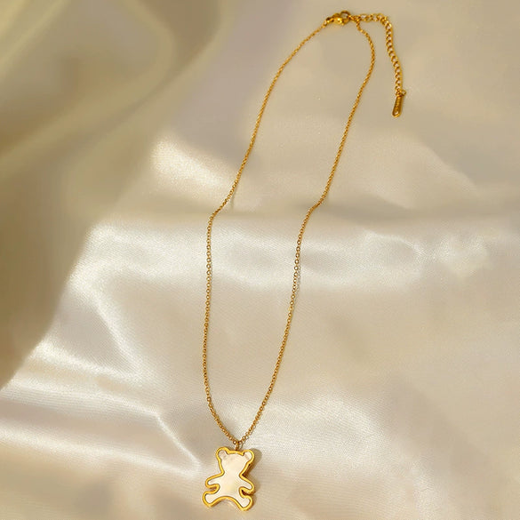Wholesale Women's Simple Animal Pattern Titanium Steel Oshaped Chain Necklace With 18K Gold Electroplating