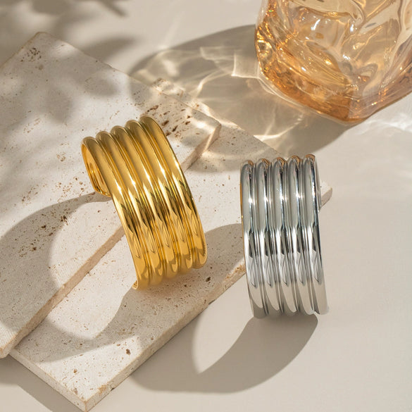 Wholesale Women's Simple Basic Summer Stainless Steel Bracelet With Striped Texture And Electroplating Processing