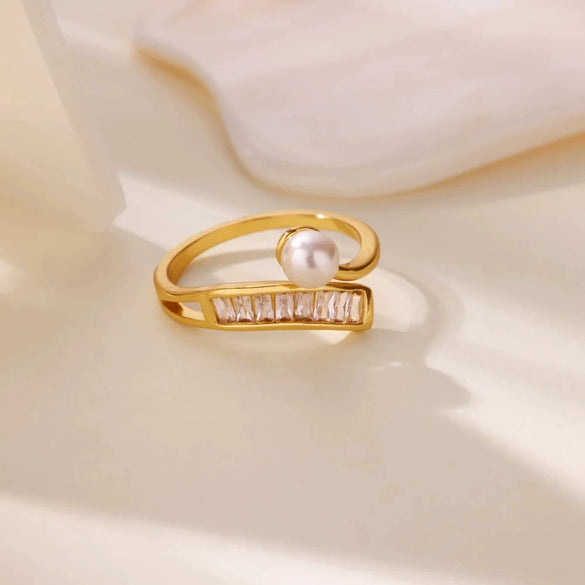 Wholesale Women's Simple Compact Pearl Open Ring Copper Zircon Gold Plated