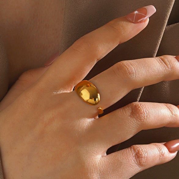 Wholesale Women's Simple Drop Shaped Stainless Steel Ring With Bright Polished And Electroplating Treatment