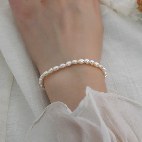 Wholesale Women's Simple Elastic Bracelet With Natural Freshwater Pearls And Gold Beads Copper Alloy Accessories