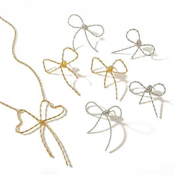 Wholesale Women's Simple Fashion Bow Geometric 18K Gold Plated Titanium Steel Necklace