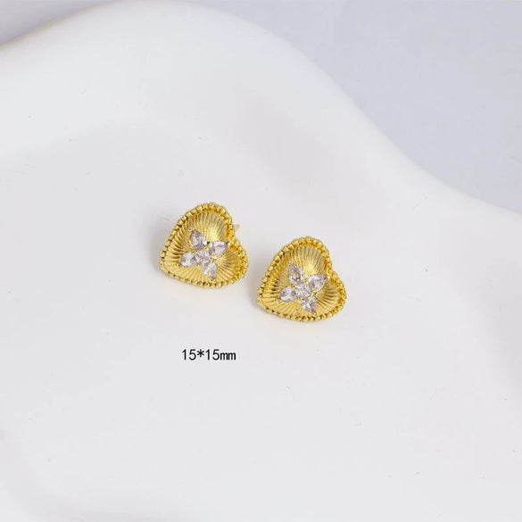 Wholesale Women's Simple Fashion Flower Shape Copper Diamondencrusted Electroplated Earrings