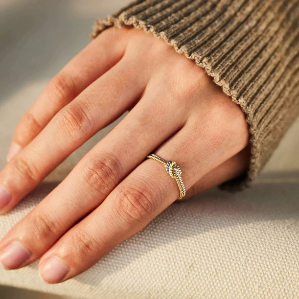 Wholesale Women's Simple Fashion Geometric Copper Ring With Electroplating And Kink Buckle Design
