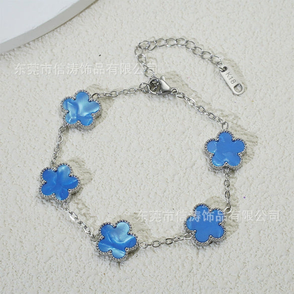 Wholesale Women's Simple Flowers Pattern Electroplated Titanium Steel Clover Bracelet
